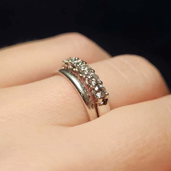 Wedding / Anniversary Ring Set - Picture 8 of 16